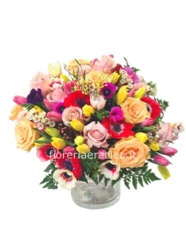 Bouquet assortito di fiori freschi colorati piccolo